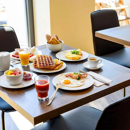 Adagio Aparthotel 4*
